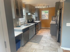 Microwave, oven, stovetop, dishwasher - Spacious Home Close to Everything (Wheat Ridge)