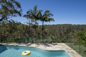 Pool - Garigal Studio 1br Unit with Pool Access (Forestville)