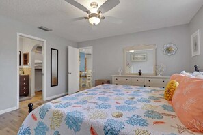 3 bedrooms, iron/ironing board, free WiFi, bed sheets - Sea Star Dream House 1034 (Cape Coral)