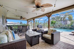 Outdoor dining - Sea Star Dream House 1034 (Cape Coral)