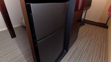Apartment, Non Smoking | Blackout drapes, free WiFi
