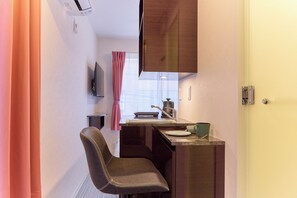 Fridge, microwave, stovetop, electric kettle - HJ-PLACE Shibuya Hatagaya (Tokyo)