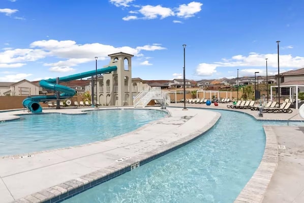 Pool - Brand new 5 Bedroom Home. Spa w year round Heated Pool, pickleball,close to Zion (Washington)