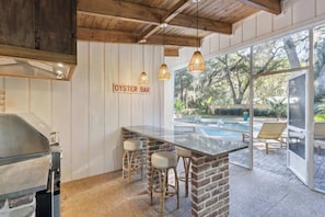Outdoor dining - Tidepool - Private Pool & Hot Tub (Jekyll Island)