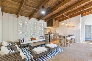 Smart TV, fireplace - Tidepool - Private Pool & Hot Tub (Jekyll Island)