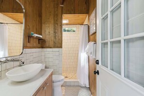Shower, hair dryer - Tidepool - Private Pool & Hot Tub (Jekyll Island)