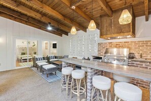 Interior - Tidepool - Private Pool & Hot Tub (Jekyll Island)