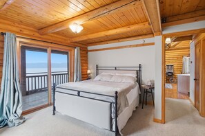 3 bedrooms, iron/ironing board, free WiFi, bed sheets - Lakefront Log Cabin with Private Dock, Two Decks & Cozy Comfort at 35mm in Sunrise Beach (Sunrise Beach)