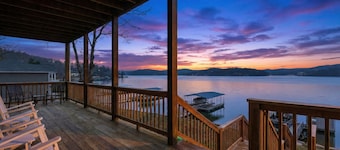 Lakefront Log Cabin with Private Dock, Two Decks & Cozy Comfort at 35mm in Sunrise Beach