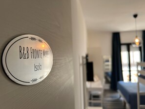 Interior - Room with sea view and private balcony (Camerota)