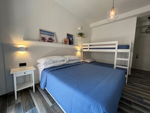 1 bedroom, desk, travel crib, free WiFi - Sea view room with private terrace (Camerota)