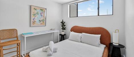 Desk, WiFi, bed sheets