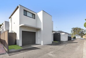 Exterior - Bonanza Lane Hideaway (Sans Souci)