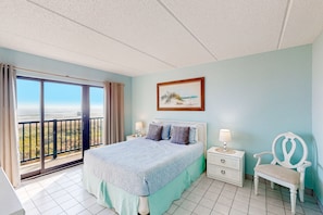 Internet, bed sheets - Gulf-front condo with on-site beach access, patio, central AC & full kitchen (South Padre Island)
