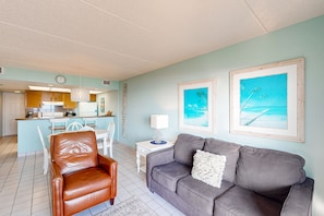 TV - Gulf-front condo with on-site beach access, patio, central AC & full kitchen (South Padre Island)