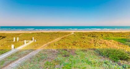 Gulf-front condo with on-site beach access, patio, central AC & full kitchen
