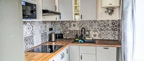 Réfrigérateur, micro-ondes, lave-vaisselle