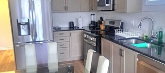 Bright & Cozy Apartment in Ottawa