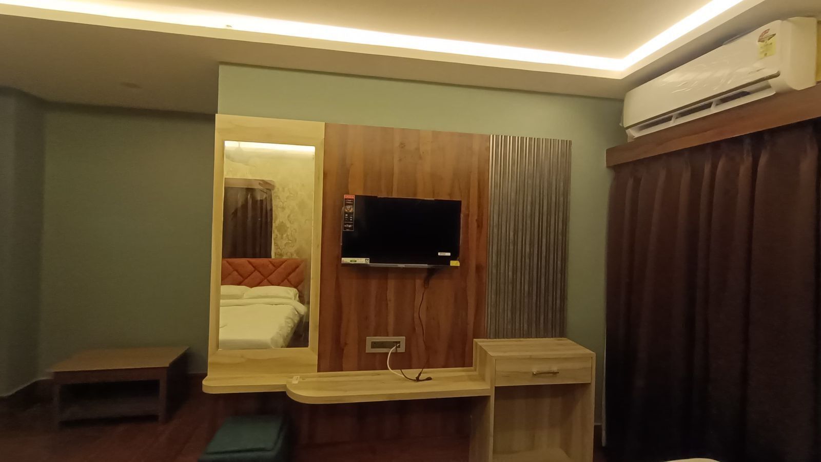 Deluxe Double or Twin Room | Living area