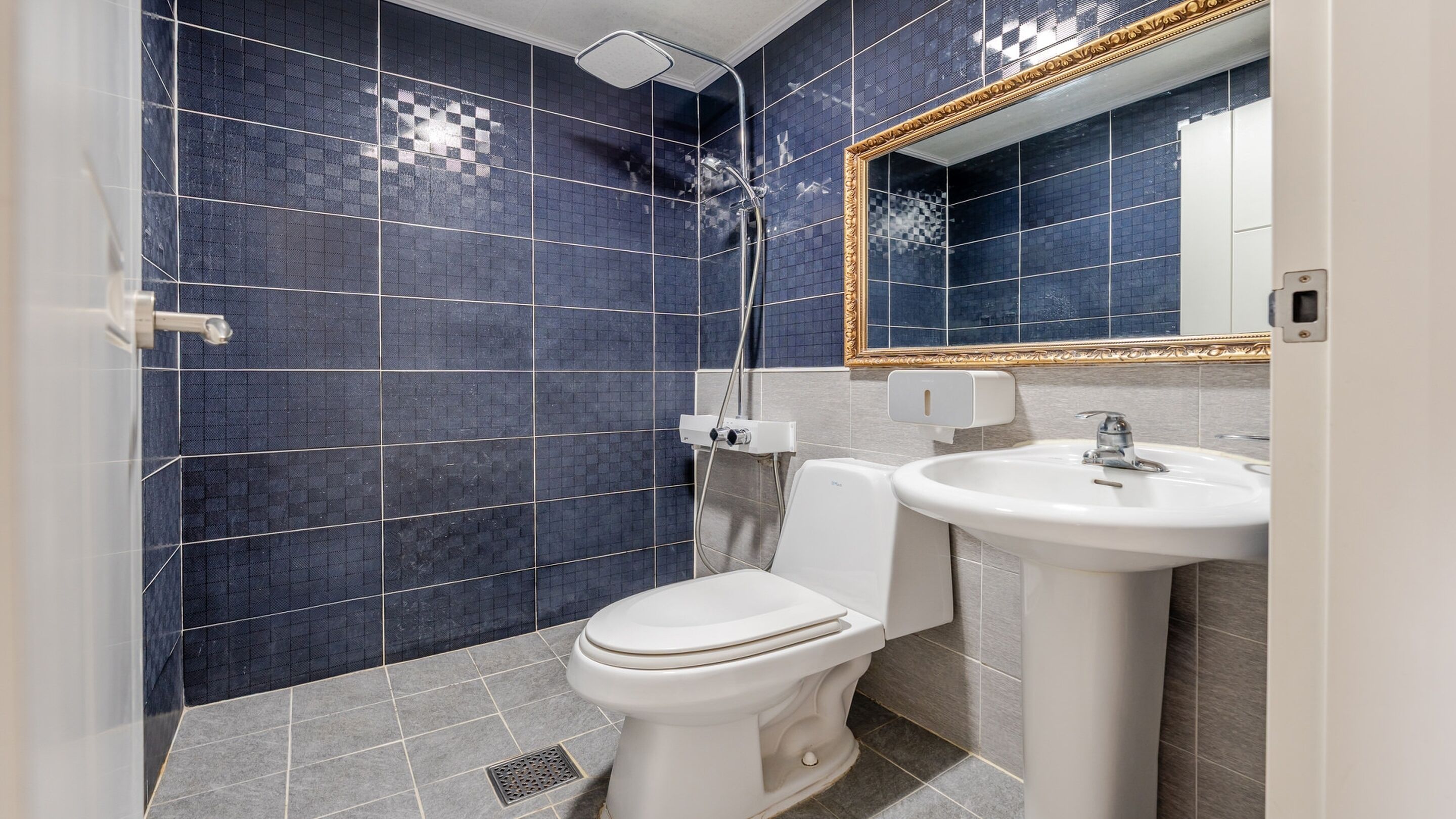 Basic Room, 1 Bedroom (Room 203 (Ocean View)) | 1 bedroom, free WiFi