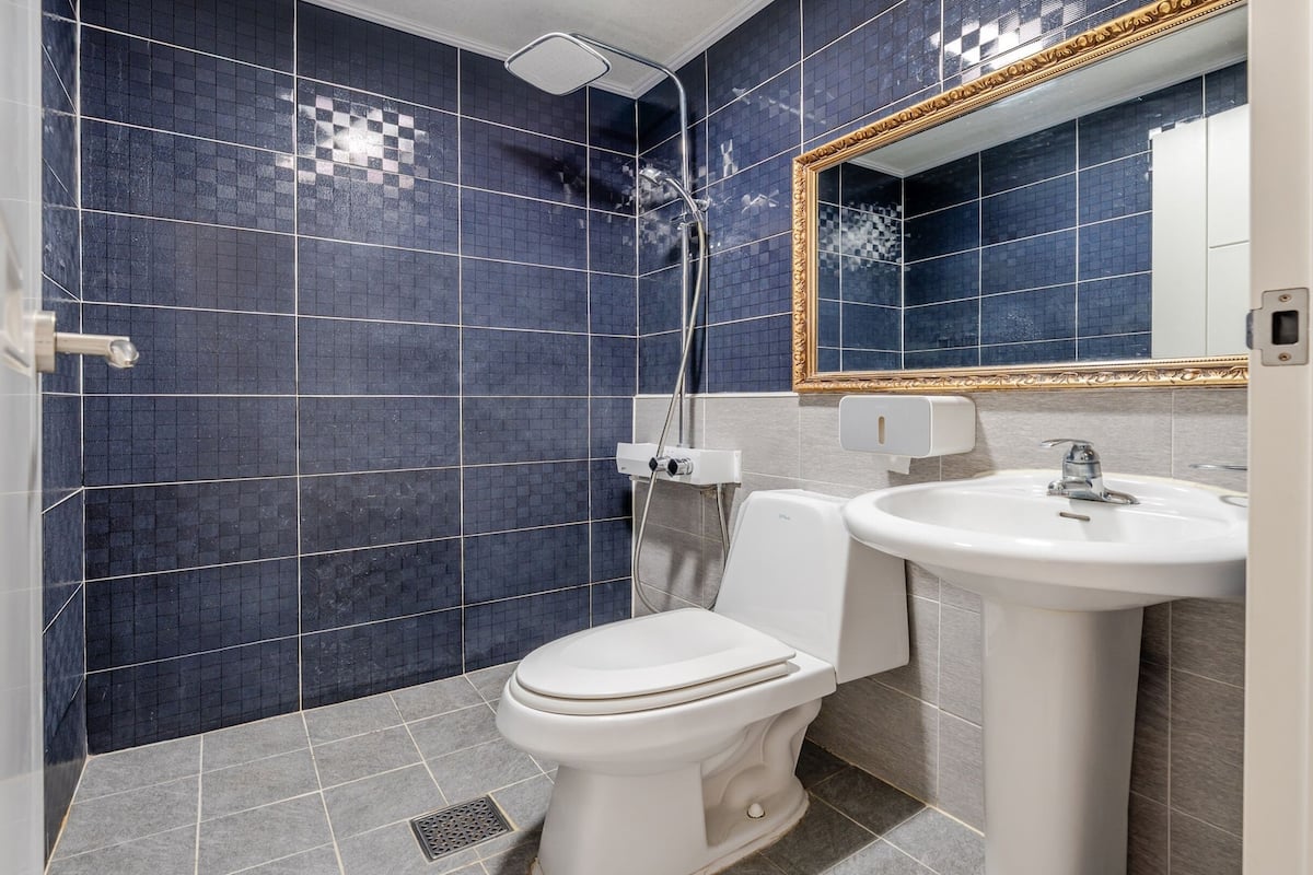 Basic Room, 1 Bedroom (Room 203 (Ocean View)) | 1 bedroom, free WiFi