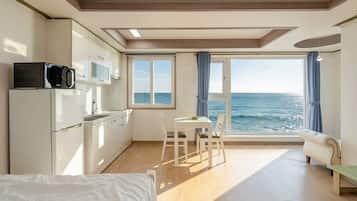 Basic Room, 1 Bedroom (Room 302 (Ocean View)) | 1 bedroom, free WiFi