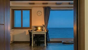 Basic Room, 1 Bedroom (Room 204 (Ocean View)) | 1 bedroom, free WiFi