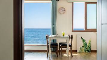 Basic Room, 1 Bedroom (Room 201 (Ocean View)) | 1 bedroom, free WiFi