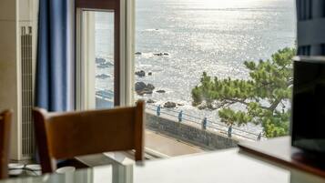 Basic Room, 1 Bedroom (Room 301 (Ocean View)) | 1 bedroom, free WiFi