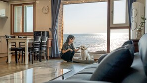 Basic Room, 1 Bedroom (Room 204 (Ocean View)) | 1 bedroom, free WiFi - Haru Stay Donghae (Donghae)