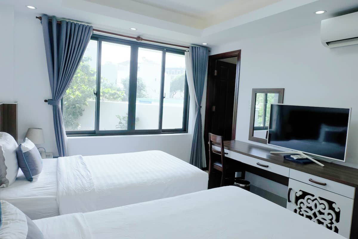 Free WiFi, bed sheets