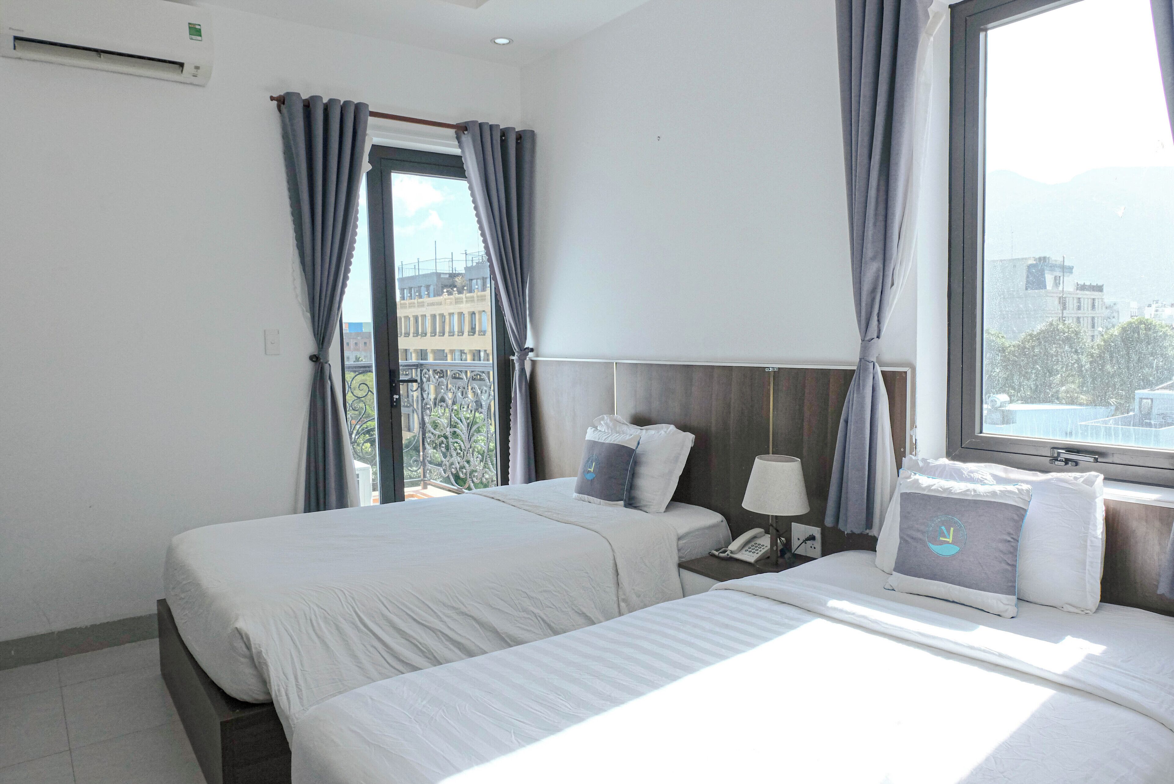 Free WiFi, bed sheets