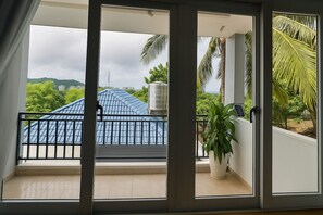 Standard dubbelrum - utsikt mot innergården | Terrass/Patio