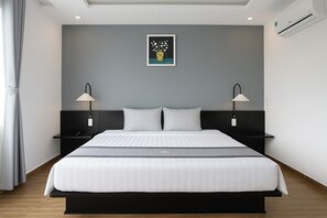 In-room safe, desk, laptop workspace, blackout drapes - Sunset Hill Resort Phu Quoc (Phu Quoc)