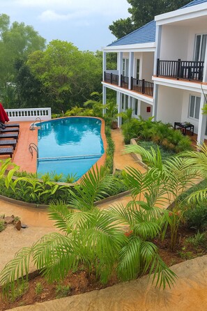 Outdoor pool - Sunset Hill Resort Phu Quoc (Phu Quoc)