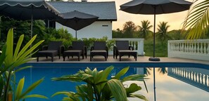 Kolam renang terbuka 