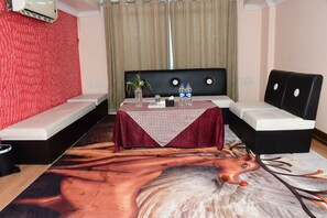 Living area - Hotel Opera (Bhimdatta)
