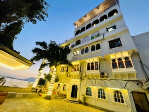 Exterior - The Lake Haveli (Udaipur)