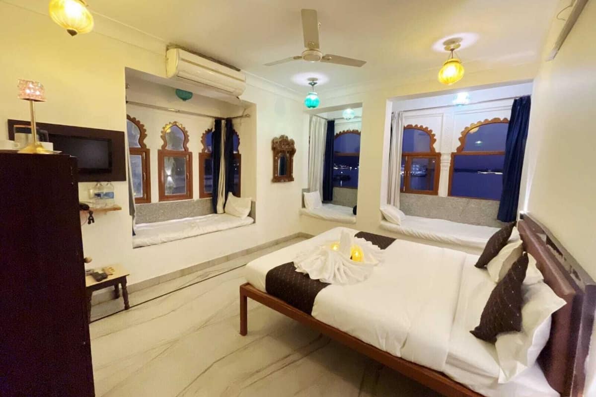 Deluxe Room | Free WiFi