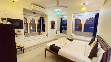 Deluxe Room | Free WiFi