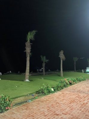 Golf - Feel the royality with this apartment with just 2 minutes walking to sea (Porto Saïd Compound)