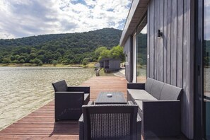 Familien-Ferienhaus, Seeblick | Laptopgeeigneter Arbeitsplatz, schallisolierte Zimmer, kostenloses WLAN