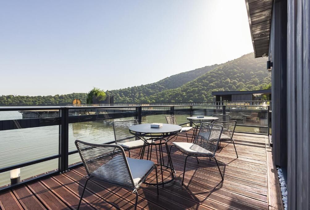 Daily English breakfast (GEL 25 per person)