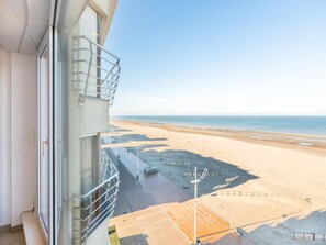Interior - Renovated flat with sea view (Koksijde)