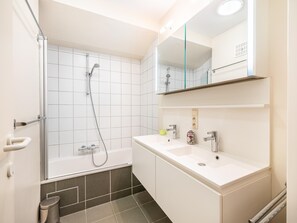 Bathroom - Beautiful flat right on the beach (Sint-Idesbald)