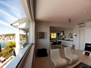Interior - mit Balkon by Interhome (Tisno)