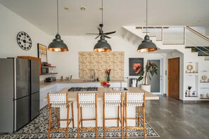 奢华别墅, 5 间卧室, 私人游泳池, 泳池景观 | 私人厨房 | 微波炉、烤箱、茶具/咖啡用具、厨具/餐具