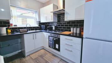 Fridge, microwave, oven, stovetop