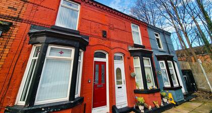 Stylish Modern Home comfy setting by Everton Park