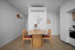 Dining - Scenic Nest - Hamilton Hideaway with Lush Views (Hamilton)